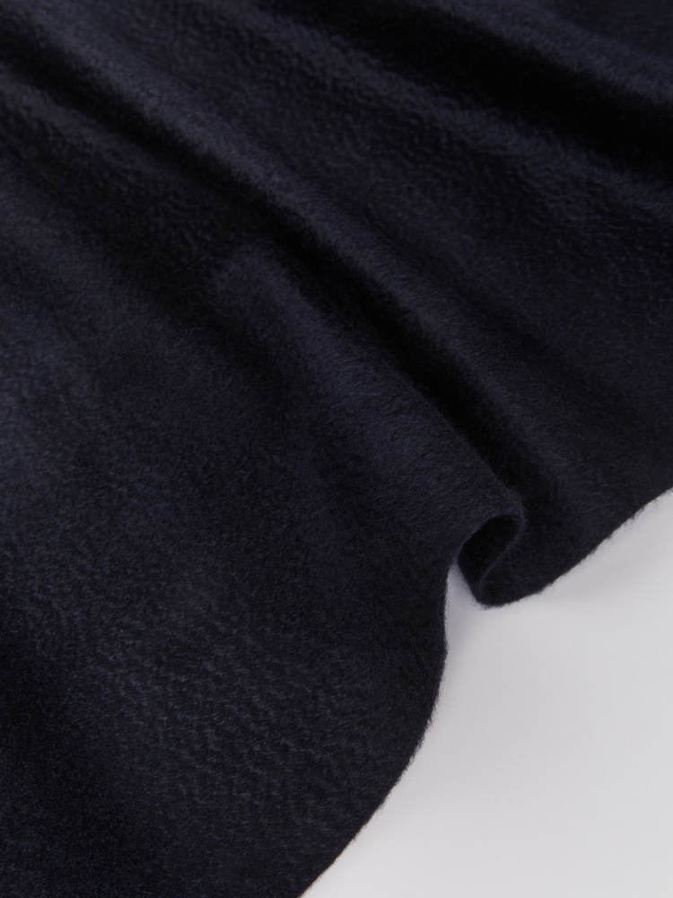 Cashmere stole with monogram embroidery - 深蓝色 - Marina Rinaldi - 3