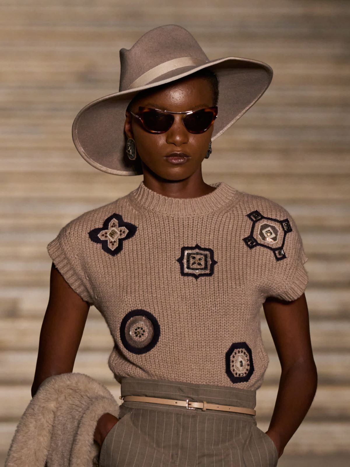 绵羊毛山羊绒短款毛衣 - 米色 - Marina Rinaldi