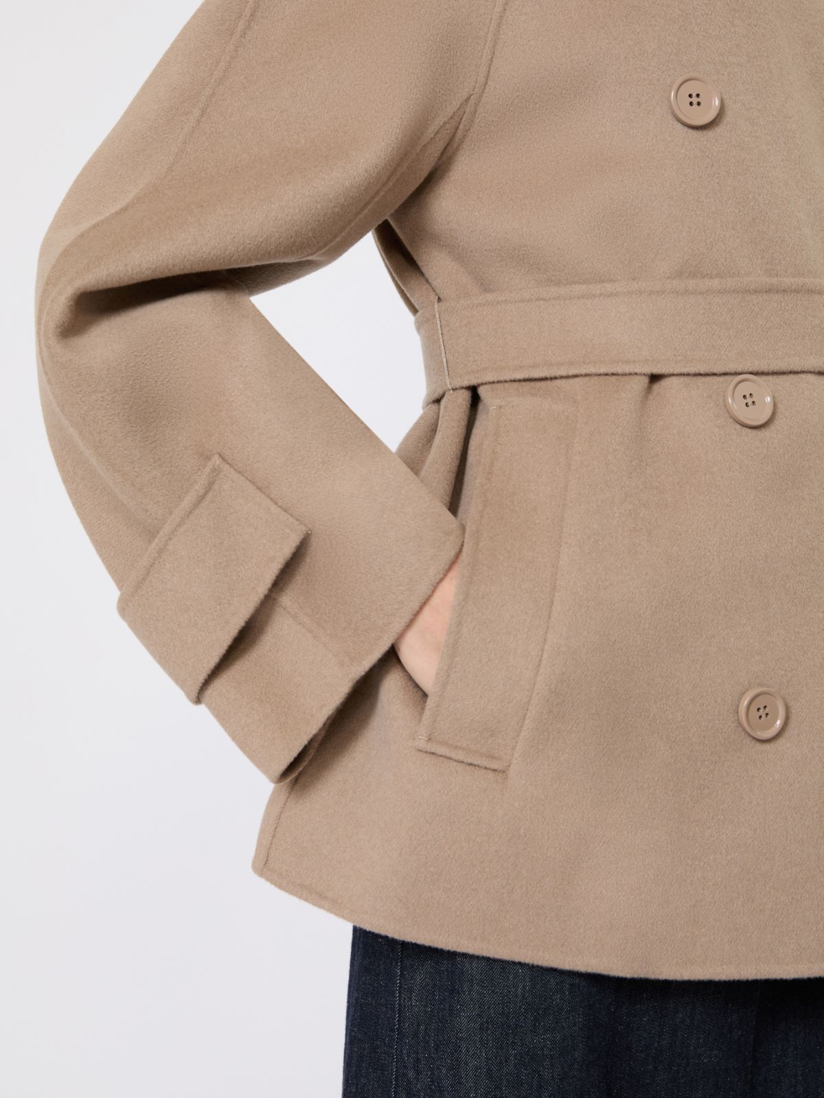 Double-breasted crop coat in pure wool - 米色 - Marina Rinaldi - 5